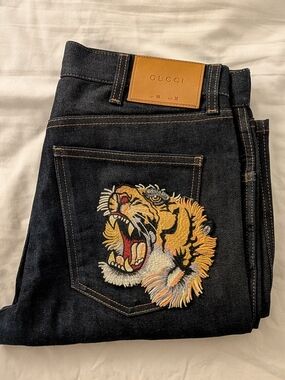Gucci Men’s Dark Blue Embroidered Tiger Pocket Jeans 30x30